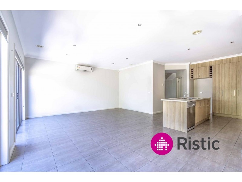 7 Cavell Drive, Craigieburn VIC 3064