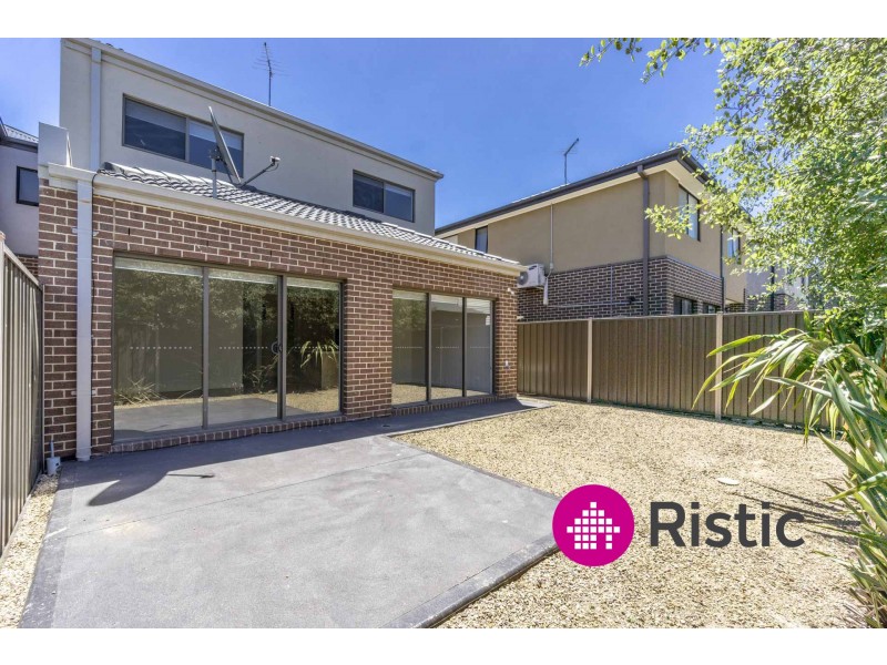 7 Cavell Drive, Craigieburn VIC 3064