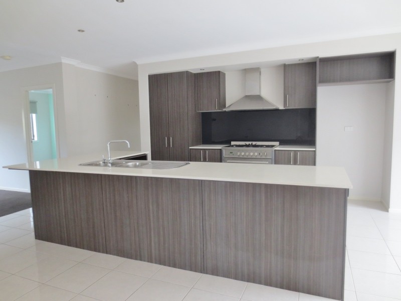 15 Breenview Place, Doreen VIC 3754