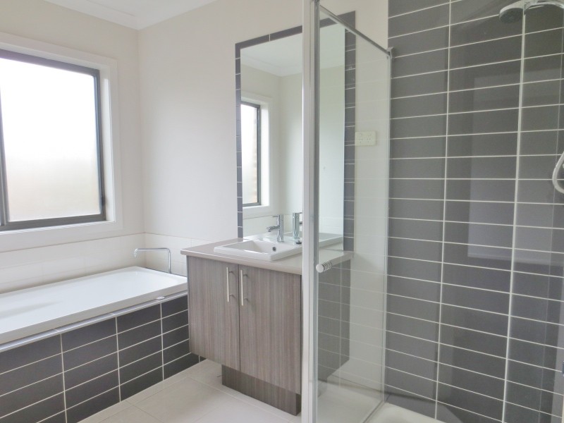 15 Breenview Place, Doreen VIC 3754