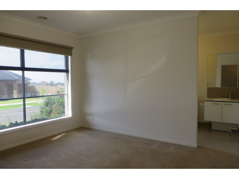 11 Elloura Avenue, Wollert VIC 3750