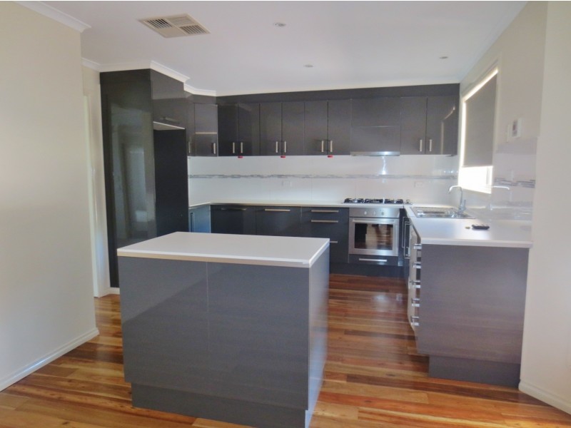 27 Jolly Terrace, South Morang VIC 3752