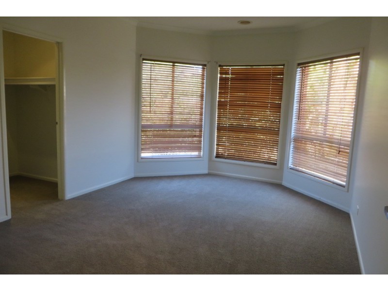 14 Kylemore Drive, South Morang VIC 3752