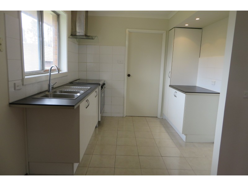 28 Buckmaster Drive, Mill Park VIC 3082