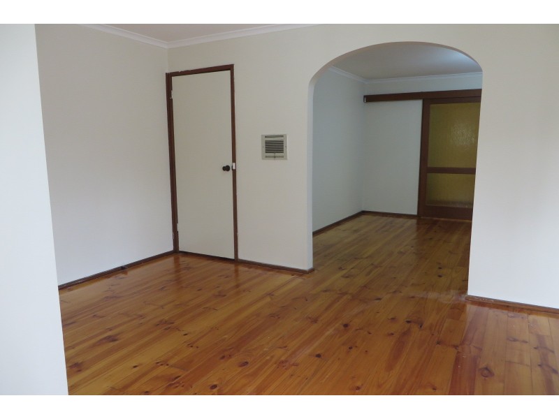 28 Buckmaster Drive, Mill Park VIC 3082