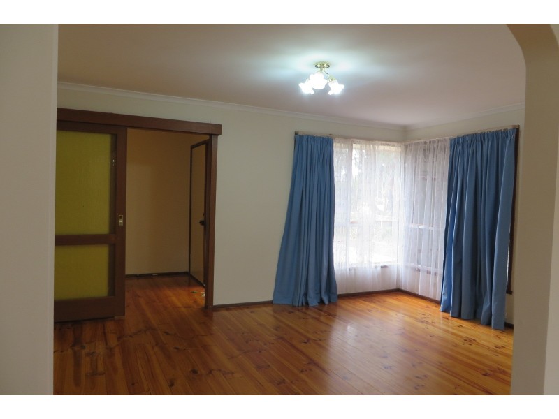 28 Buckmaster Drive, Mill Park VIC 3082