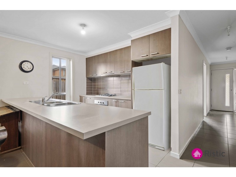 14 Fleetwood Drive, Doreen VIC 3754