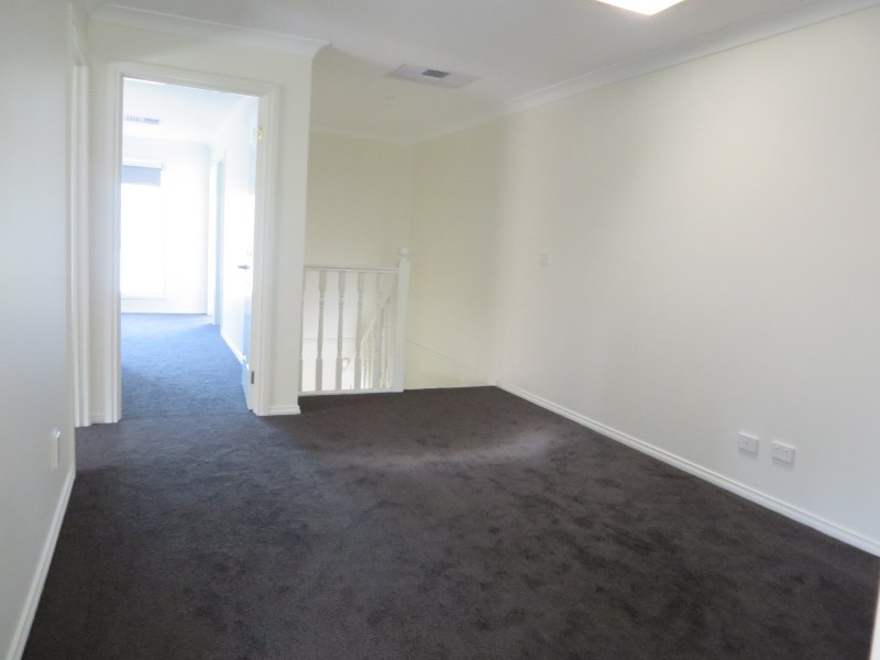 60 The Lakes Boulevard, South Morang VIC 3752