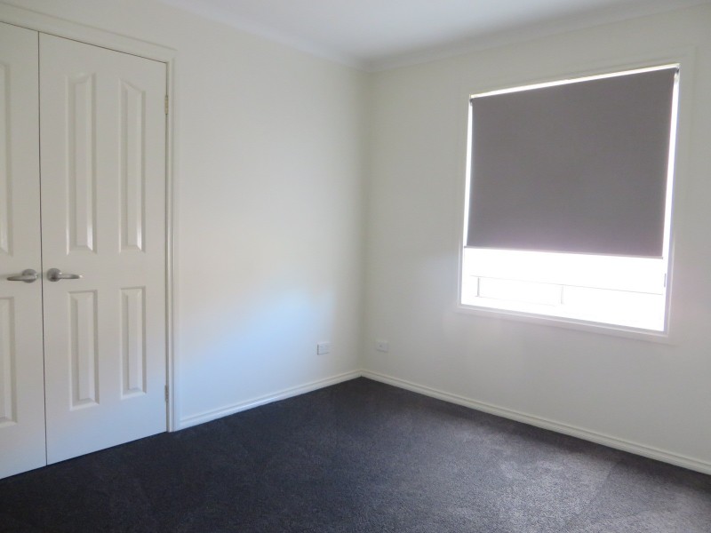 60 The Lakes Boulevard, South Morang VIC 3752