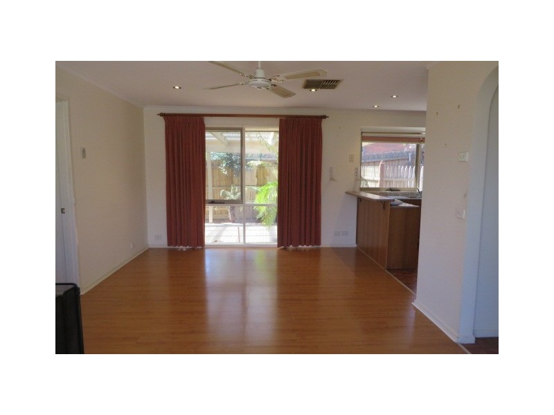18 Calwell Court, Mill Park VIC 3082