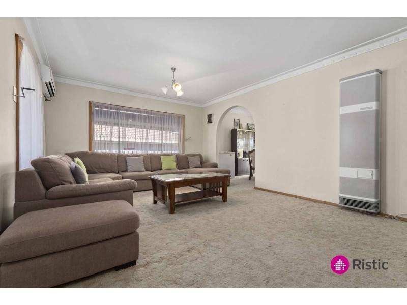 51 Wellington Crescent, Lalor VIC 3075