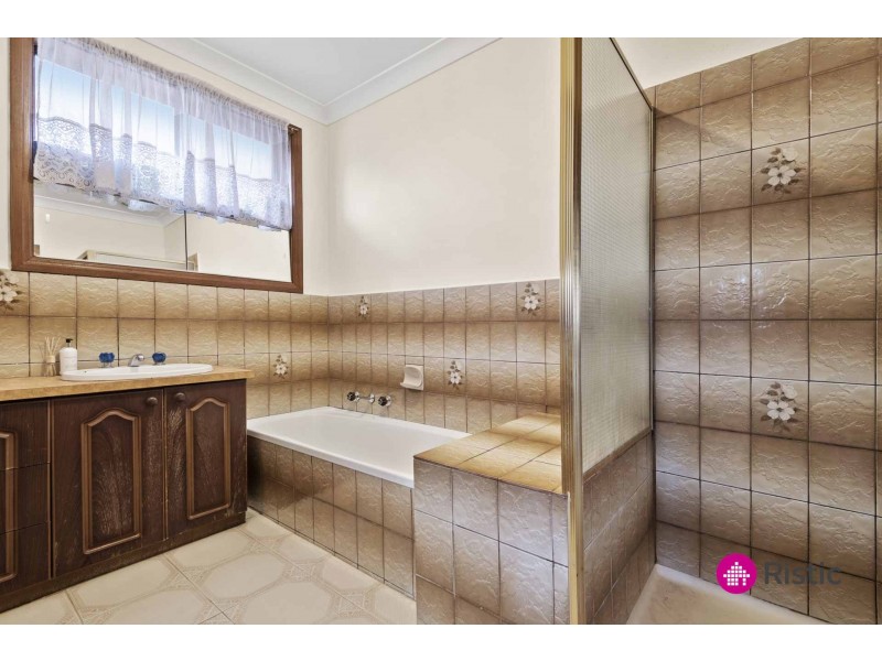 51 Wellington Crescent, Lalor VIC 3075