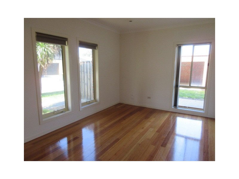 282 The Lakes Boulevard, South Morang VIC 3752
