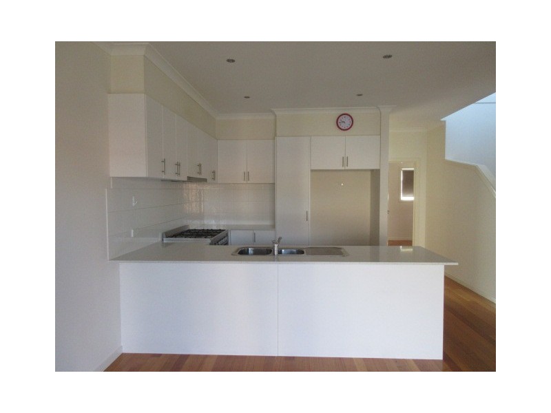 282 The Lakes Boulevard, South Morang VIC 3752