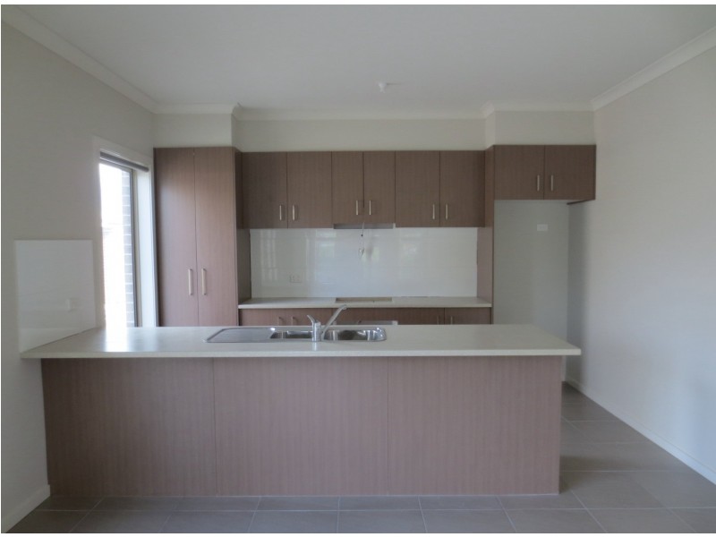16 Wilhelmina Walk, Epping VIC 3076