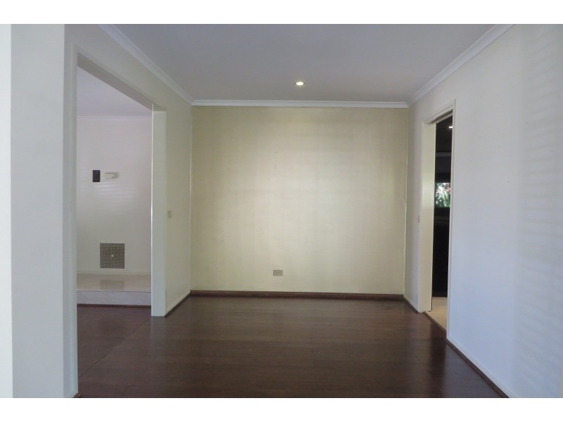 8 Acmena Court, Mill Park VIC 3082