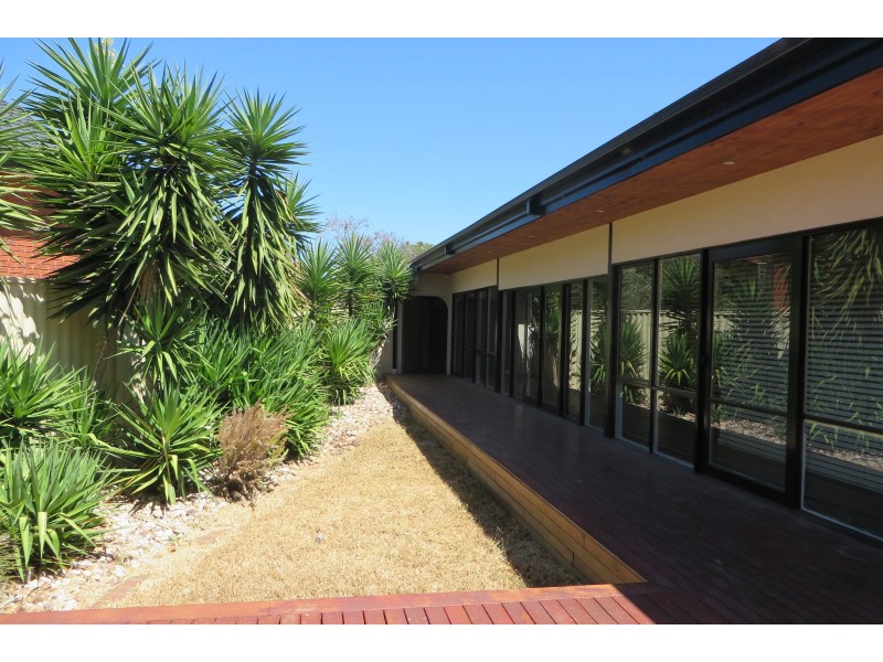 8 Acmena Court, Mill Park VIC 3082