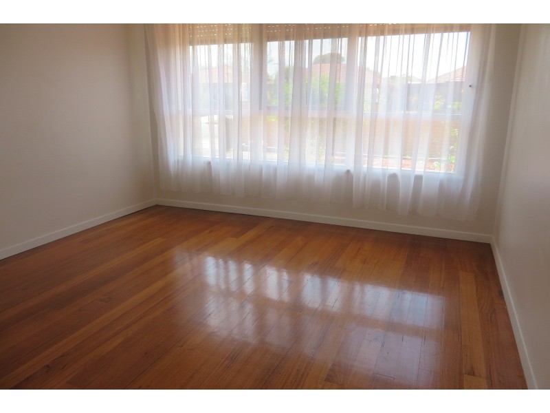 18 Darebin Drive, Thomastown VIC 3074