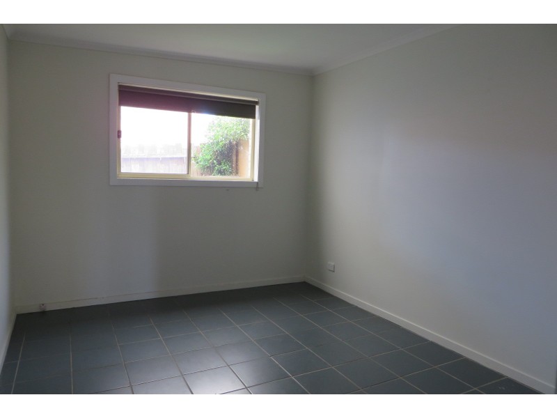 18 Darebin Drive, Thomastown VIC 3074