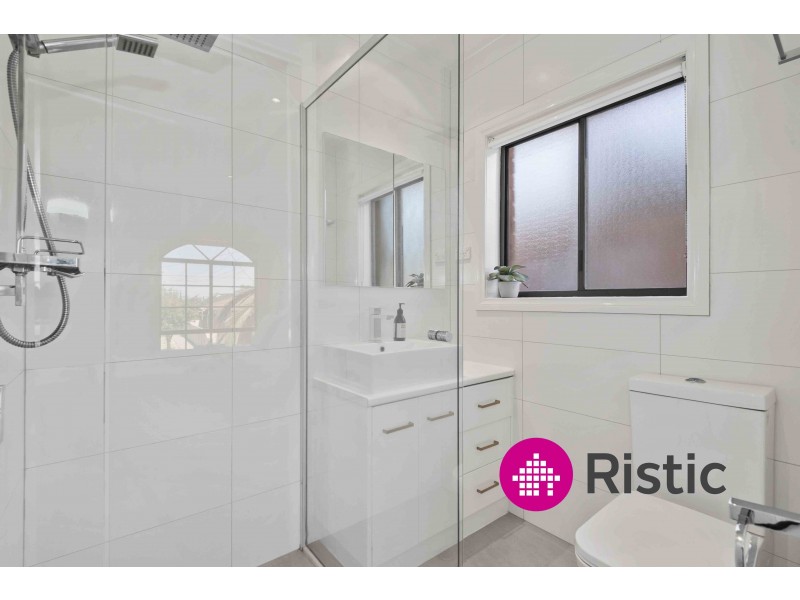 6 Benaroon Drive, Lalor VIC 3075