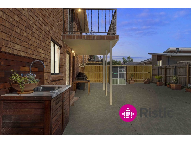 6 Benaroon Drive, Lalor VIC 3075