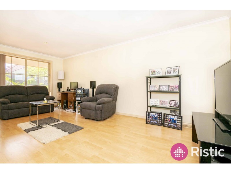 2/64 Longwood Drive, Epping VIC 3076