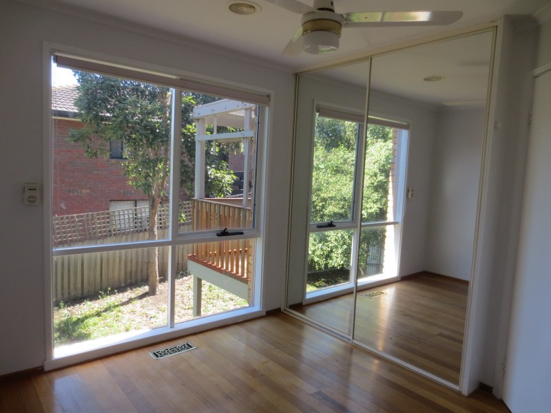 9 Hawkes Drive, Mill Park VIC 3082