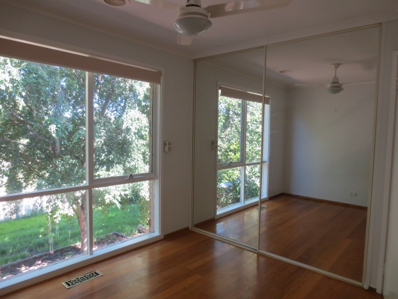 9 Hawkes Drive, Mill Park VIC 3082
