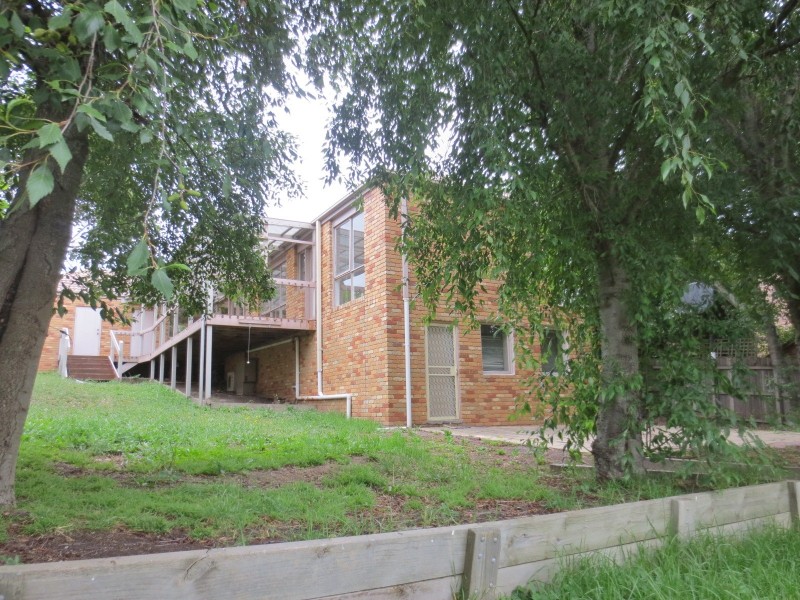 9 Hawkes Drive, Mill Park VIC 3082