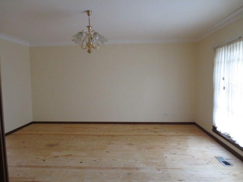 8 Fernshaw Street, Thomastown VIC 3074