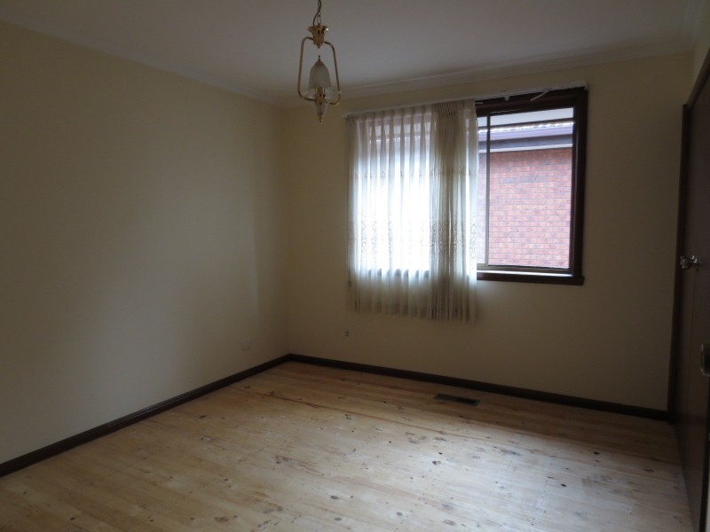 8 Fernshaw Street, Thomastown VIC 3074