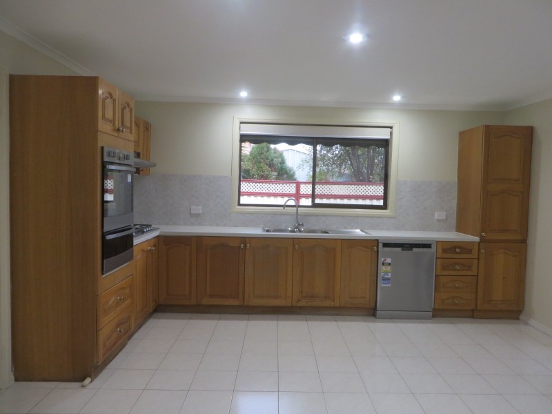 8/14 Kinlora Avenue, Epping VIC 3076