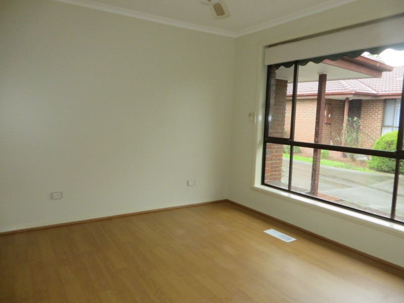8/14 Kinlora Avenue, Epping VIC 3076