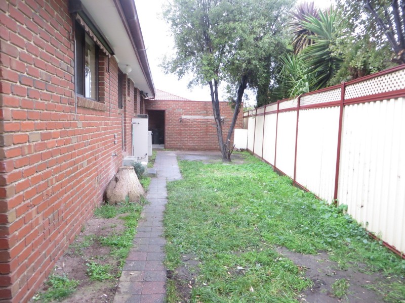 8/14 Kinlora Avenue, Epping VIC 3076