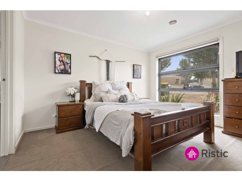 12 Woodridge Crescent, Doreen VIC 3754