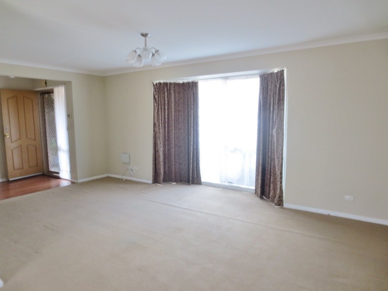 3 Senior Close, Mill Park VIC 3082
