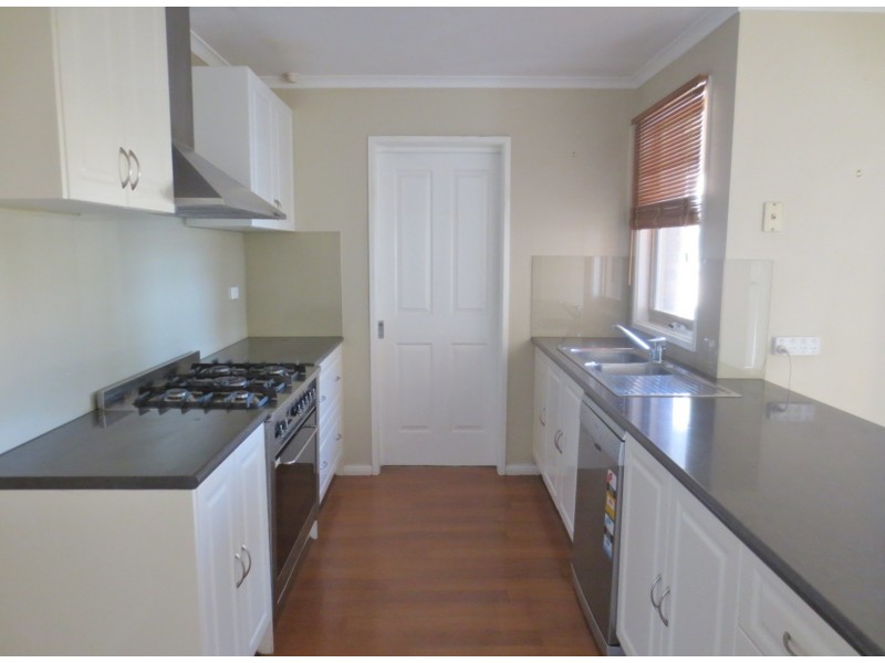 3 Senior Close, Mill Park VIC 3082