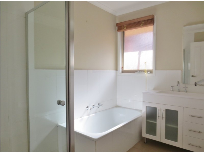 3 Senior Close, Mill Park VIC 3082