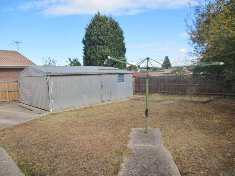 3 Senior Close, Mill Park VIC 3082