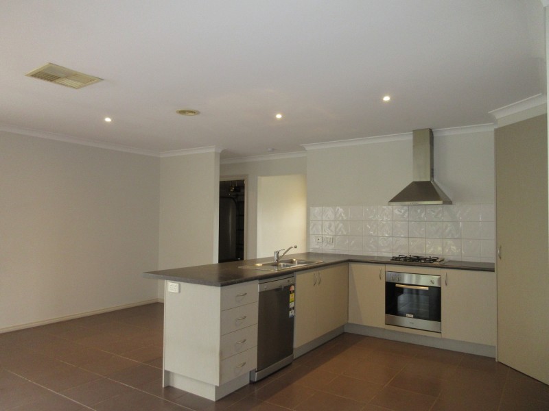 10 Habitat Court, Tarneit VIC 3029