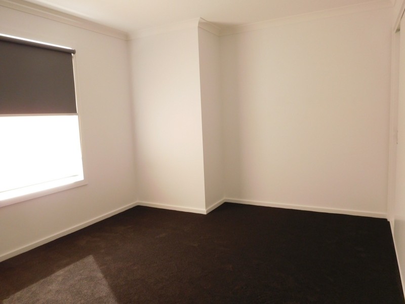 128 Moffat Drive, Lalor VIC 3075