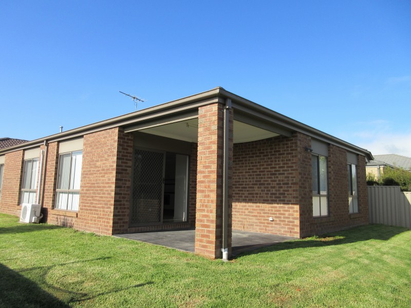 4 Quirk Road, Pakenham VIC 3810