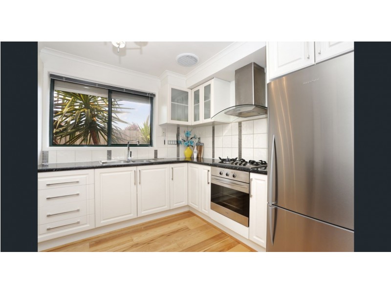 2/68 Northumberland Drive, Epping VIC 3076