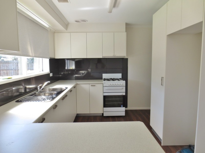 2 Kilborn Court, Mill Park VIC 3082