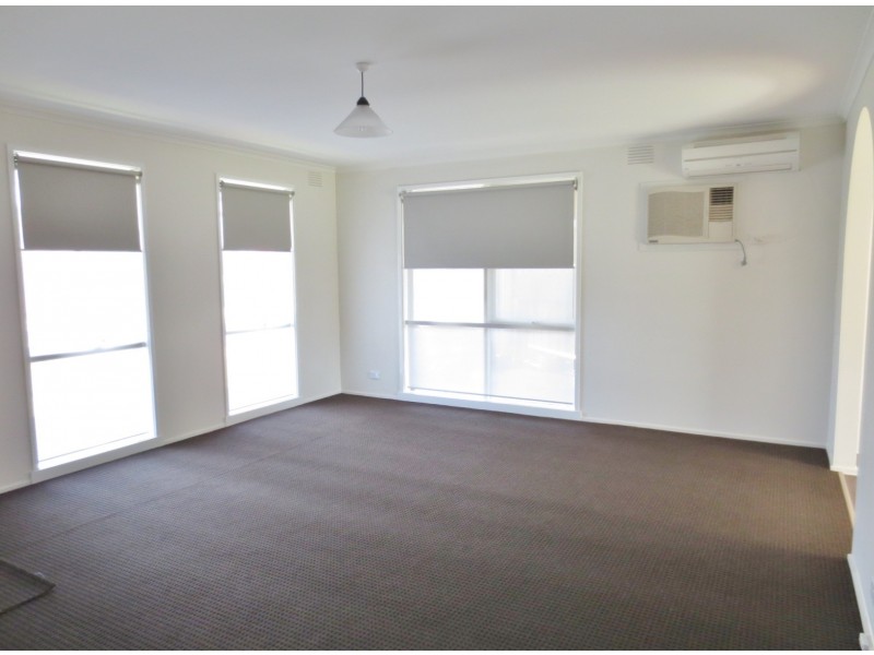 2 Kilborn Court, Mill Park VIC 3082