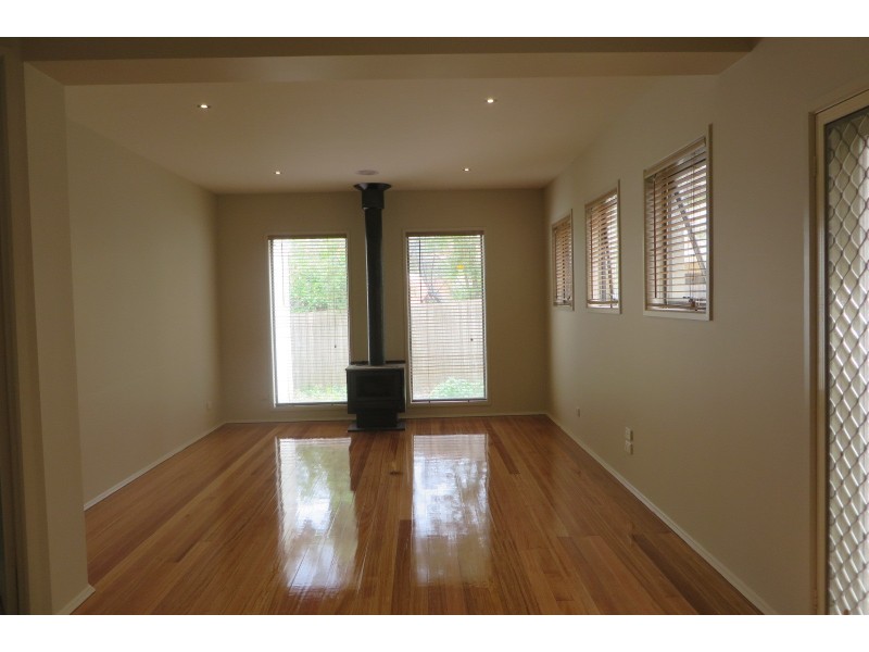 1 Woodlands Grove, Bundoora VIC 3083