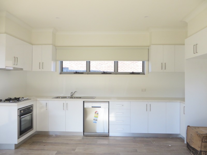 1/313 The Lakes Boulevard, South Morang VIC 3752