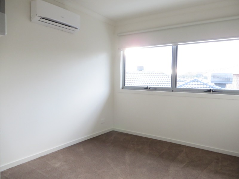 311 The Lakes Boulevard, South Morang VIC 3752