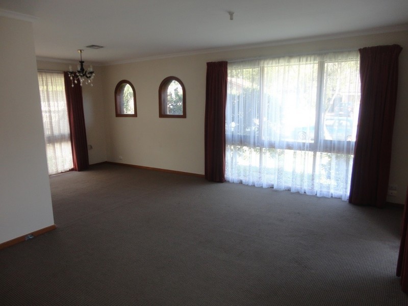 20 Grevillia Drive, Mill Park VIC 3082