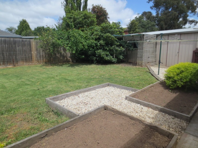 75 Centenary Drive, Mill Park VIC 3082